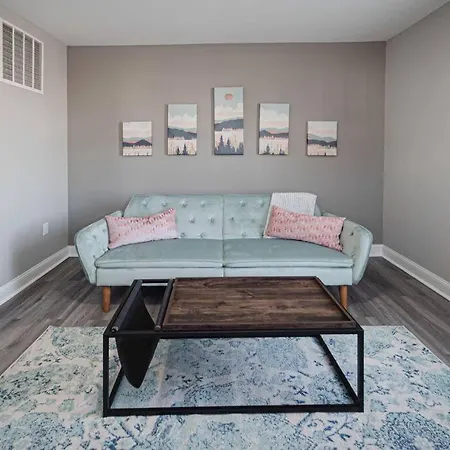 Delightful Airy Remodeled 1 1 Elsas Apartamento